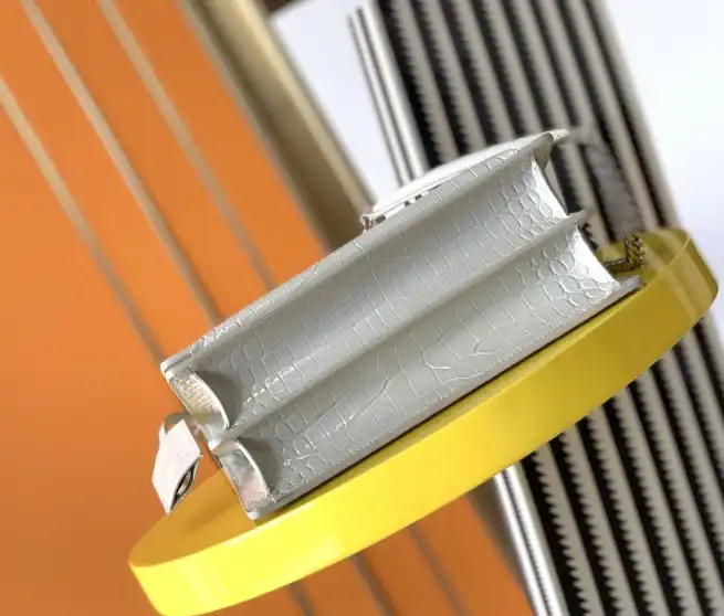 Gvc*1 satchel bags 4837a-0027