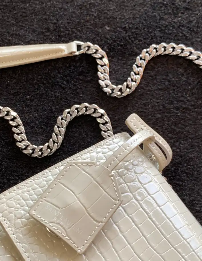 Gvc*1 satchel bags 4837a-0027