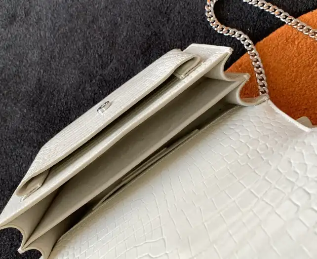 Gvc*1 satchel bags 4837a-0027