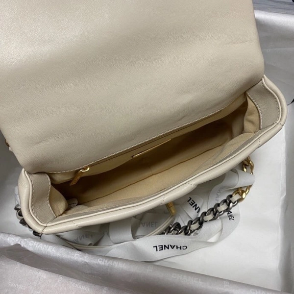 Ch**el 19 flap bag dailywear 54