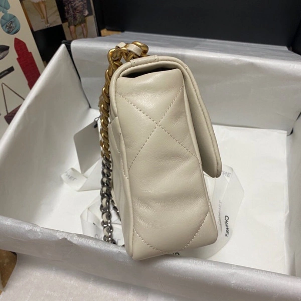 Ch**el 19 flap bag dailywear 54