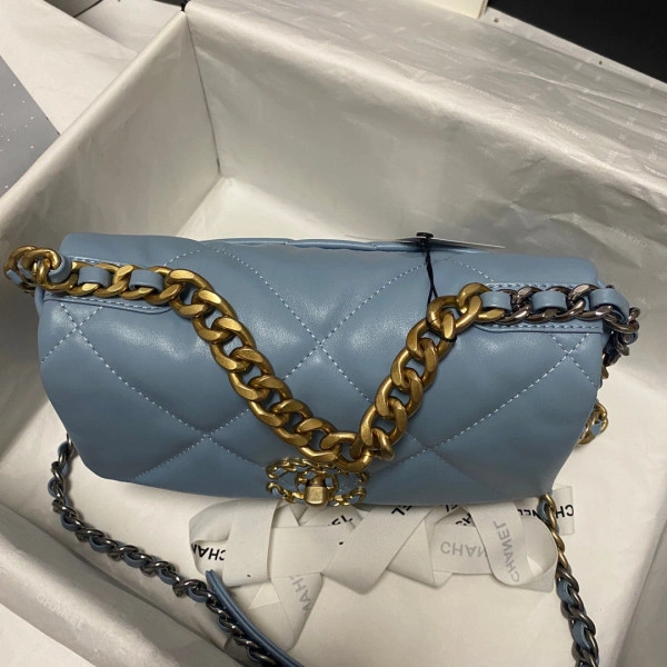 Ch**el 19 flap bag streetready 57