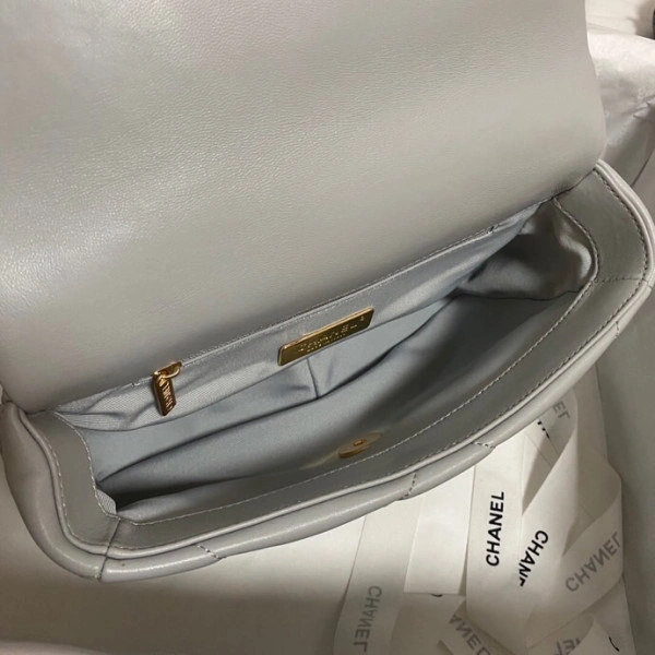 goodfit Ch**el 19 flap bag 51