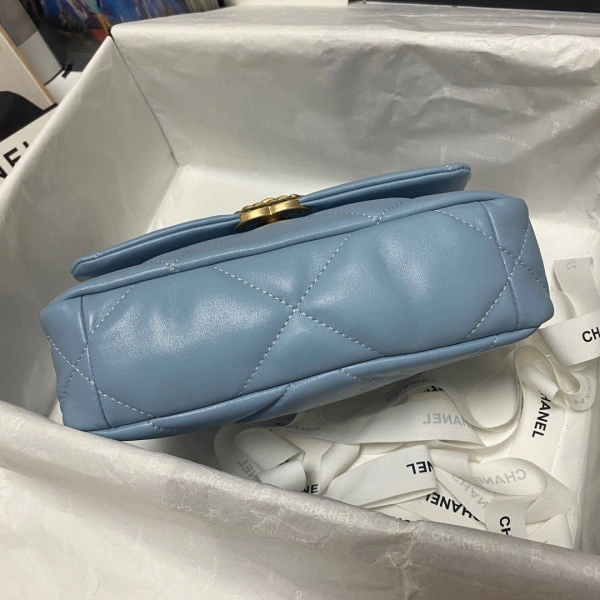 Ch**el 19 flap bag streetready 57