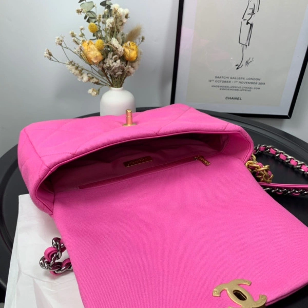 comfortable Ch**el 19 flap bag 71