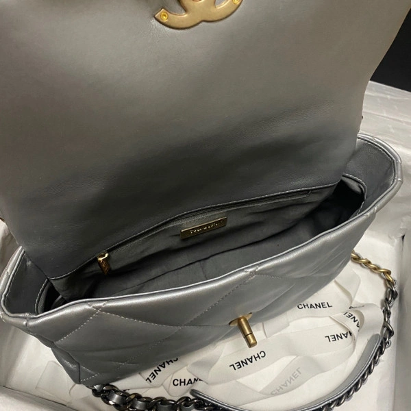 Ch**el 19 flap bag trendy 70