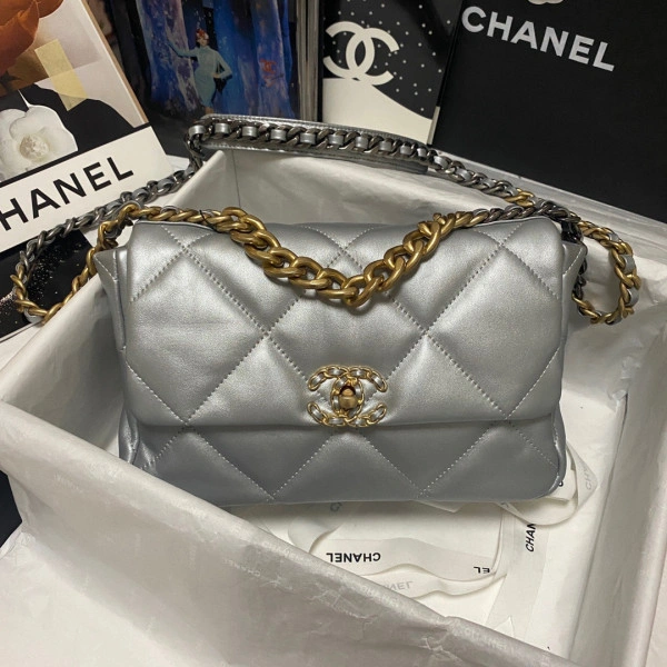Ch**el 19 flap bag trendy 70