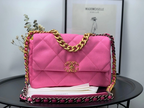 comfortable Ch**el 19 flap bag 71
