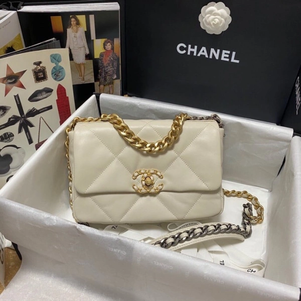 Ch**el 19 flap bag dailywear 54