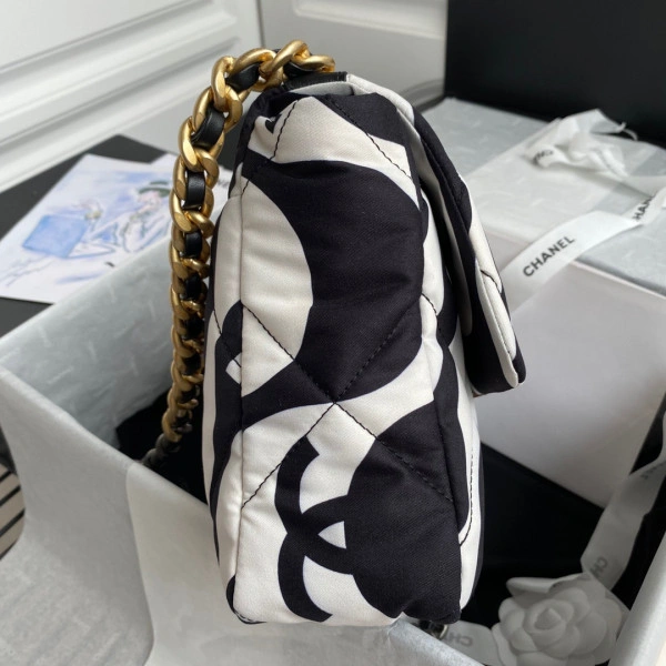 bestvalue Ch**el 19 flap bag 69