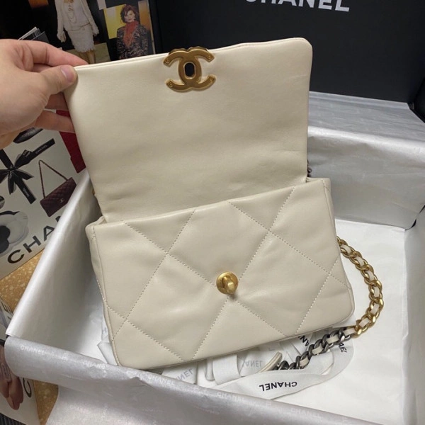 Ch**el 19 flap bag dailywear 54