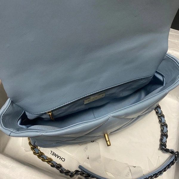 Ch**el 19 flap bag streetready 73